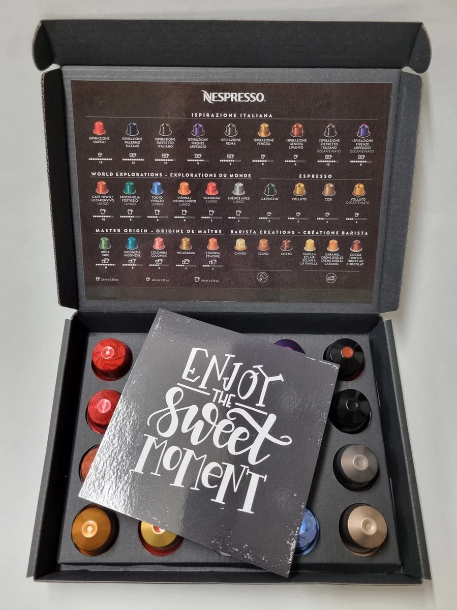 Koffie Proeverij Pakket Met 20 Stuks Verschillende Smaken En Mystery Card 'Enjoy The Sweet Moment' Met Persoonlijke (video) Boodschap | Verjaardag | Sinterklaas | Kerstpakket | Vaderdag | Moederdag | Jubileum | Valentijnsdag 3 Koffie Proeverij Pakket Met 20 Stuks Verschillende Smaken En Mystery Card 'Enjoy The Sweet Moment' Met Persoonlijke (video) Boodschap | Verjaardag | Sinterklaas | Kerstpakket | Vaderdag | Moederdag | Jubileum | Valentijnsdag